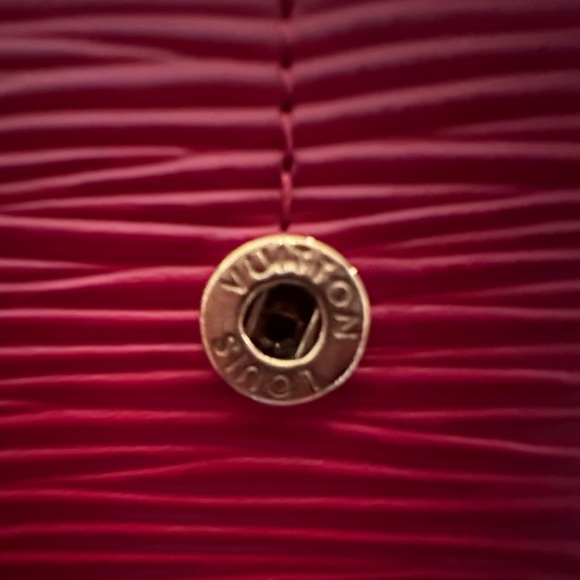 Authentic Louis Vuitton red Epi leather Sarah wallet - Picture 6 of 9